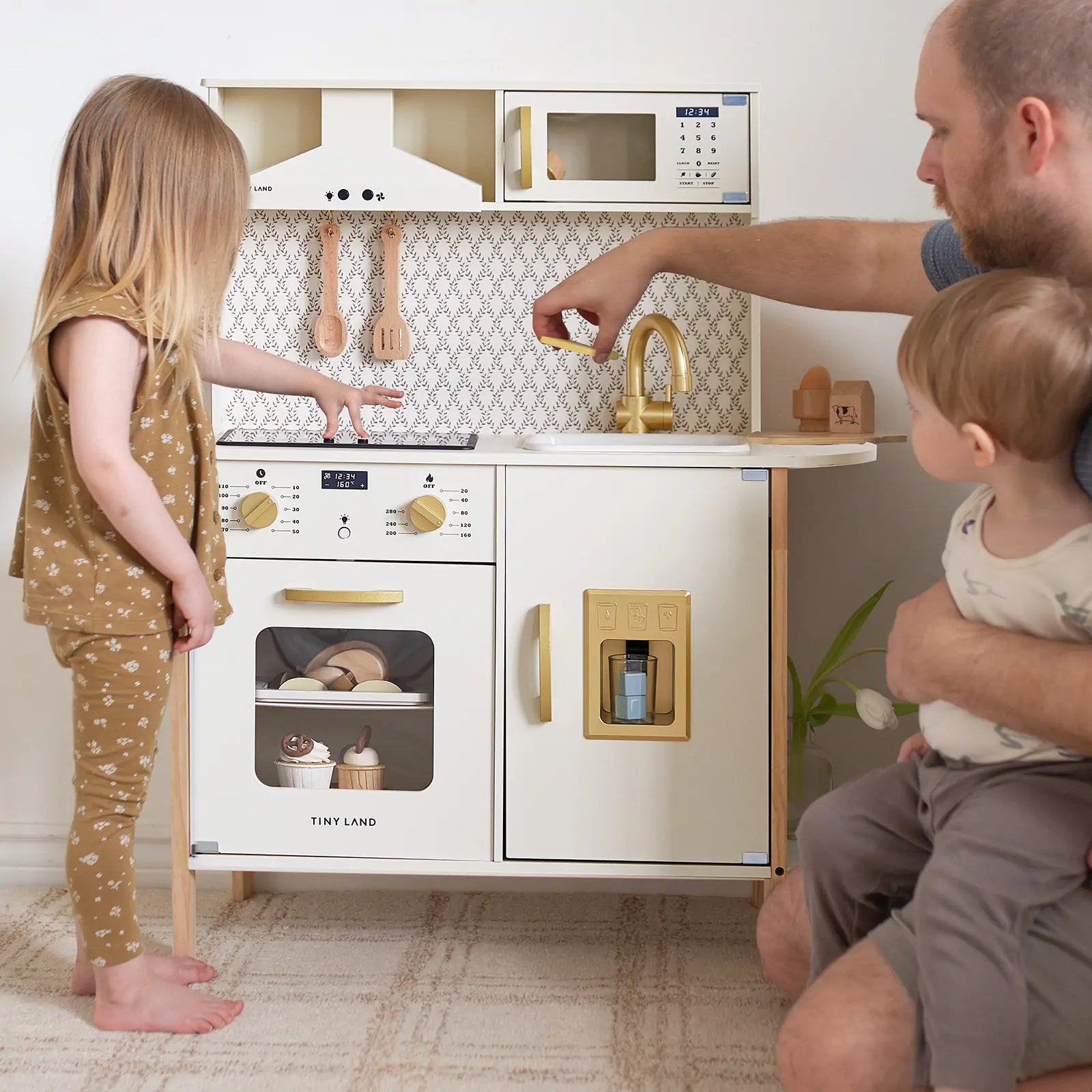 Independent Play: Benefits, Ideas, and How to Encourage It