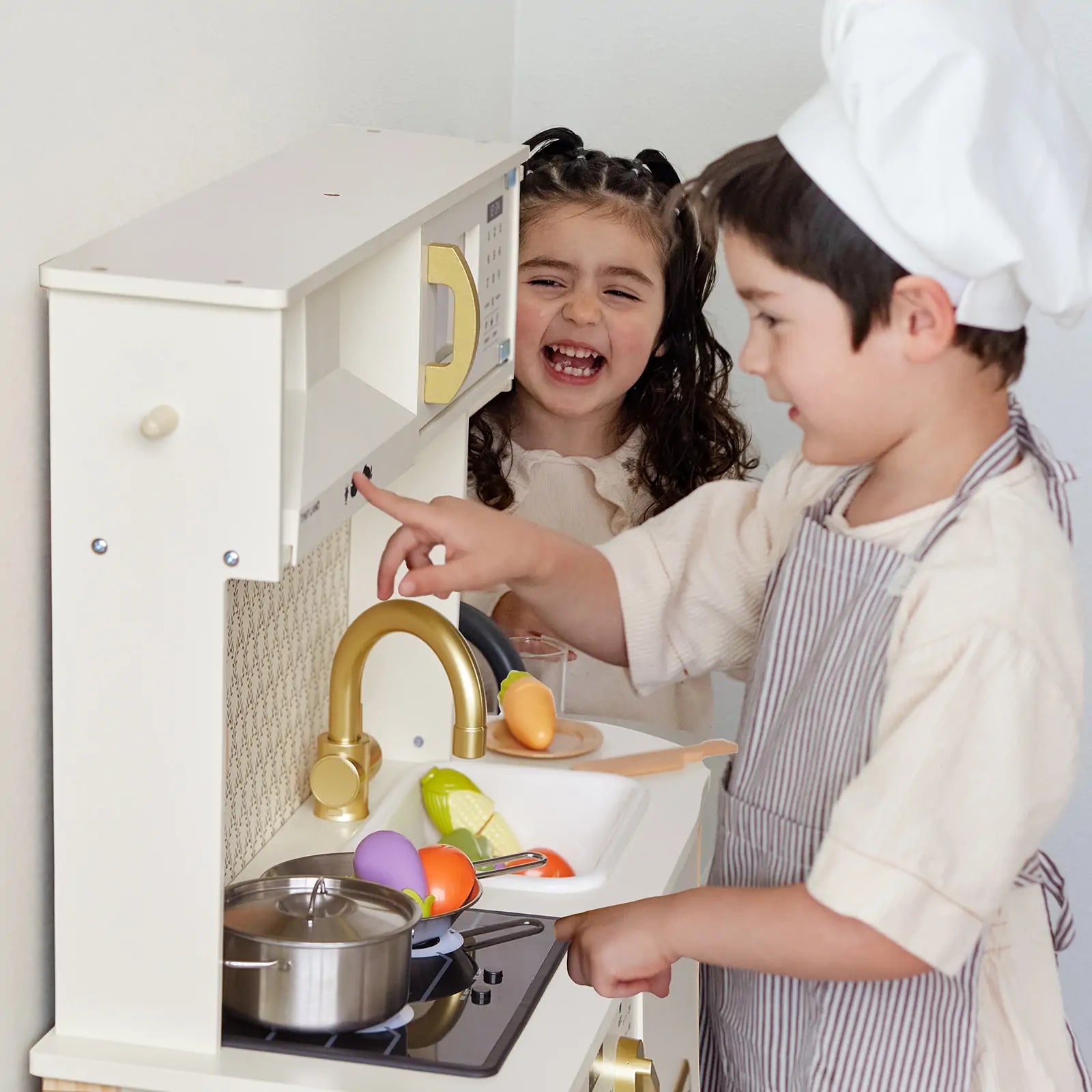 Why Kids Need to Expand Their Pretend Play Worlds: How Themed Toy Sets Help Them Grow