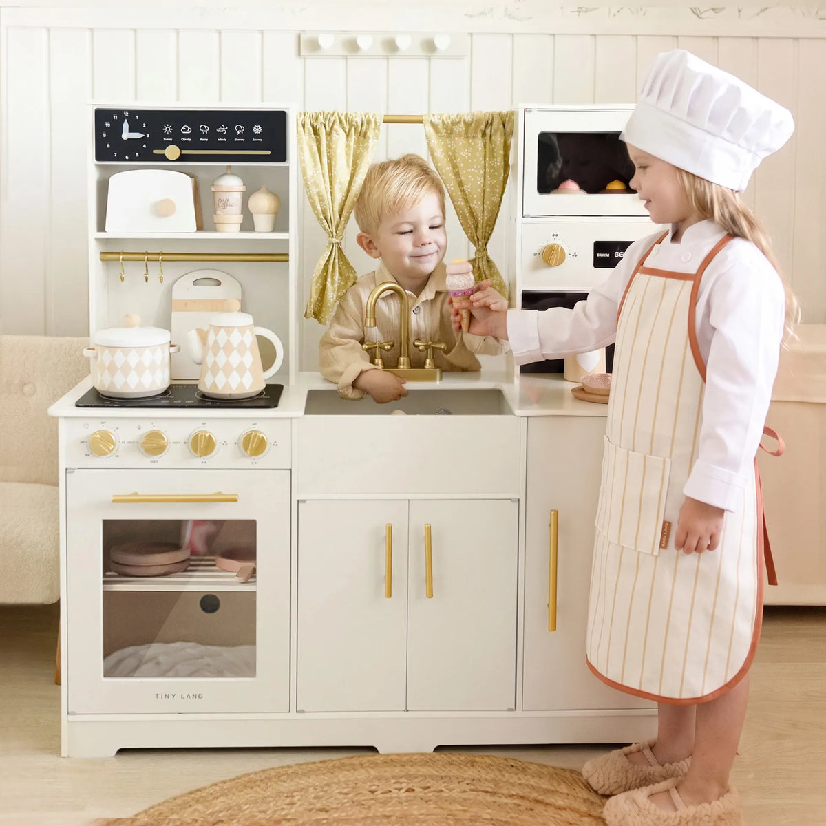 Choosing a Play Kitchen for Multiple Kids: What FinForum’s Review Highlights