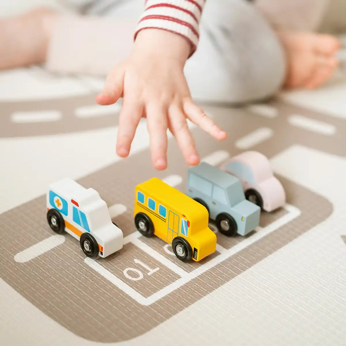 Tiny Land® Baby Playmat Modern Zoo Oasis detail