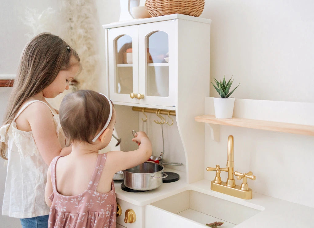 Wooden train set 2024 crane