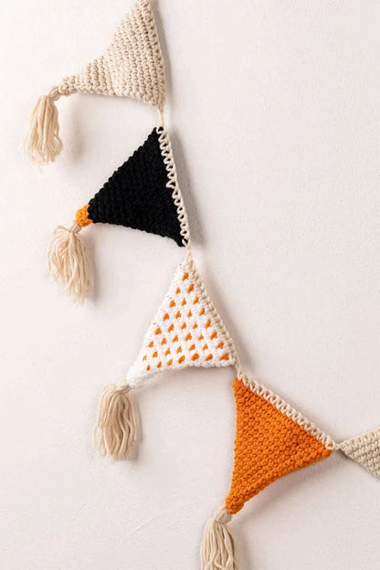 Tiny Land® Knitted Bunting